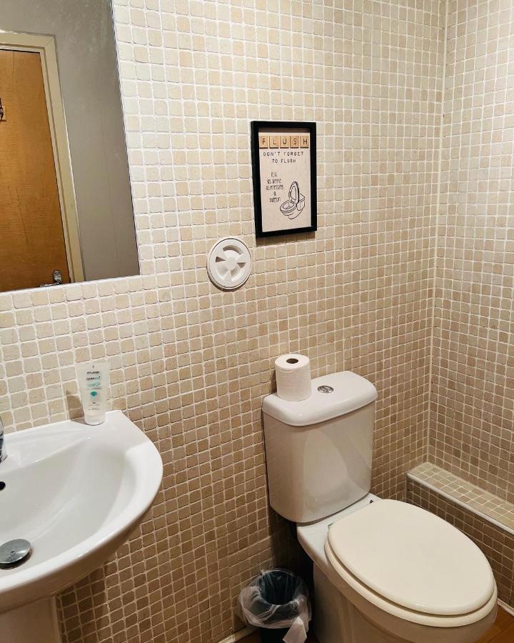 Modern 2Bed 2Bath Ground Floor Apartment Edinburgh Bagian luar foto